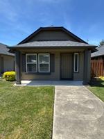 featured image of 975 975 Pacific Hwy 99 South