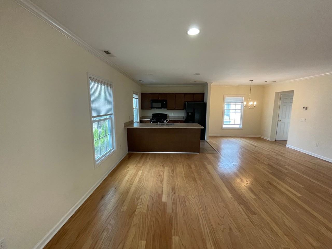 15 W Main St - Photo 3 of 7