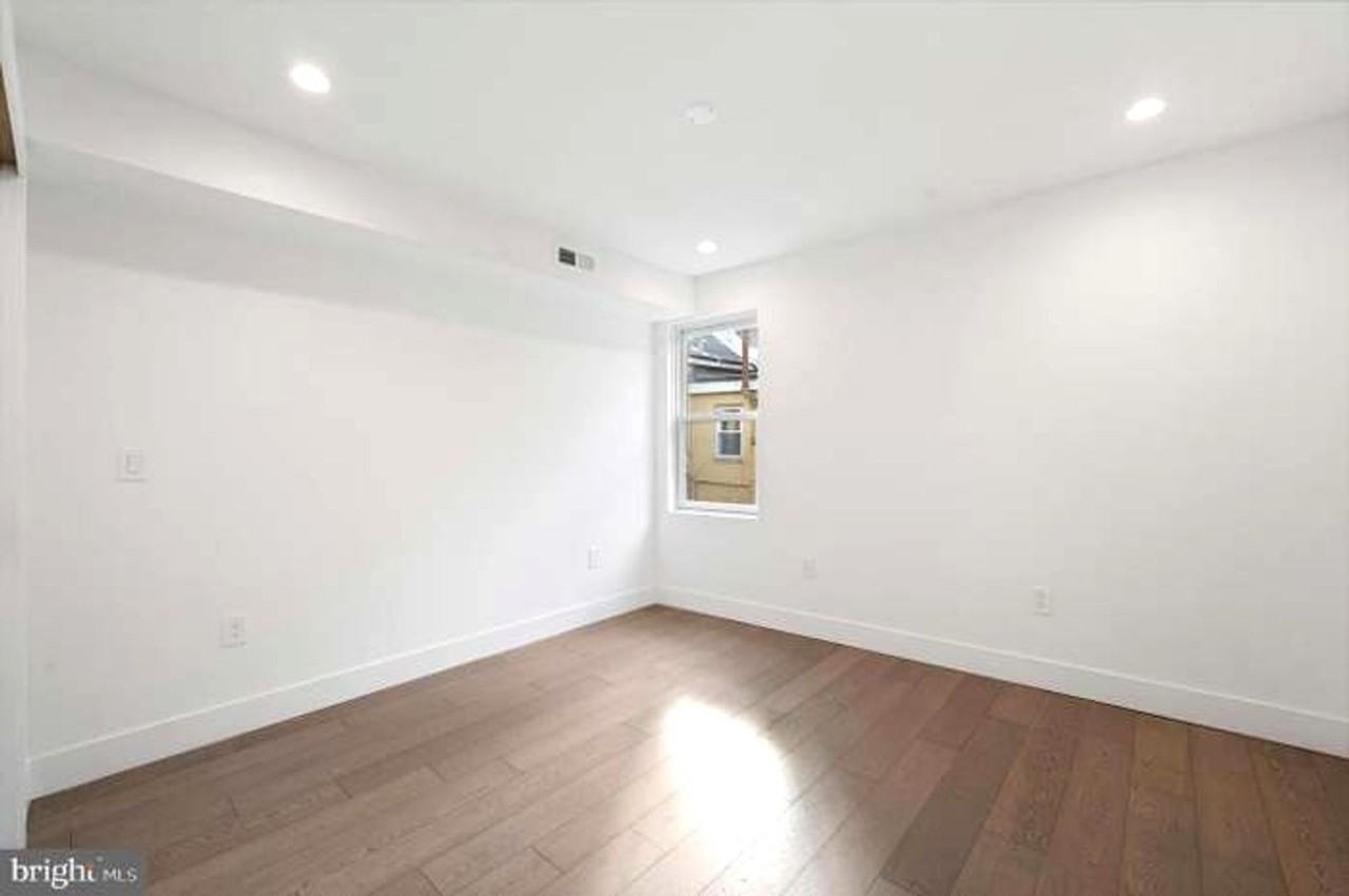 166 W Laurel St - Photo 3 of 41