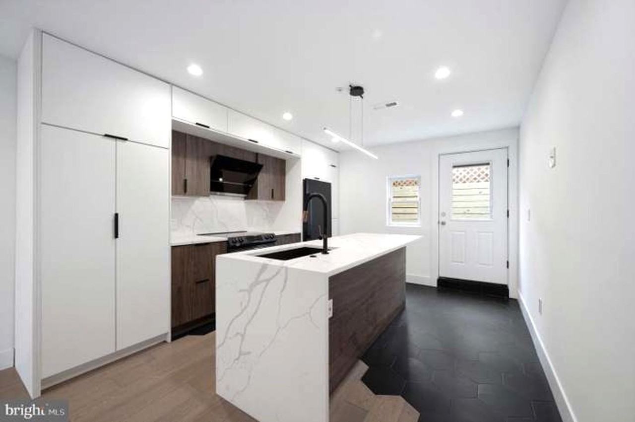166 W Laurel St - Photo 4 of 41