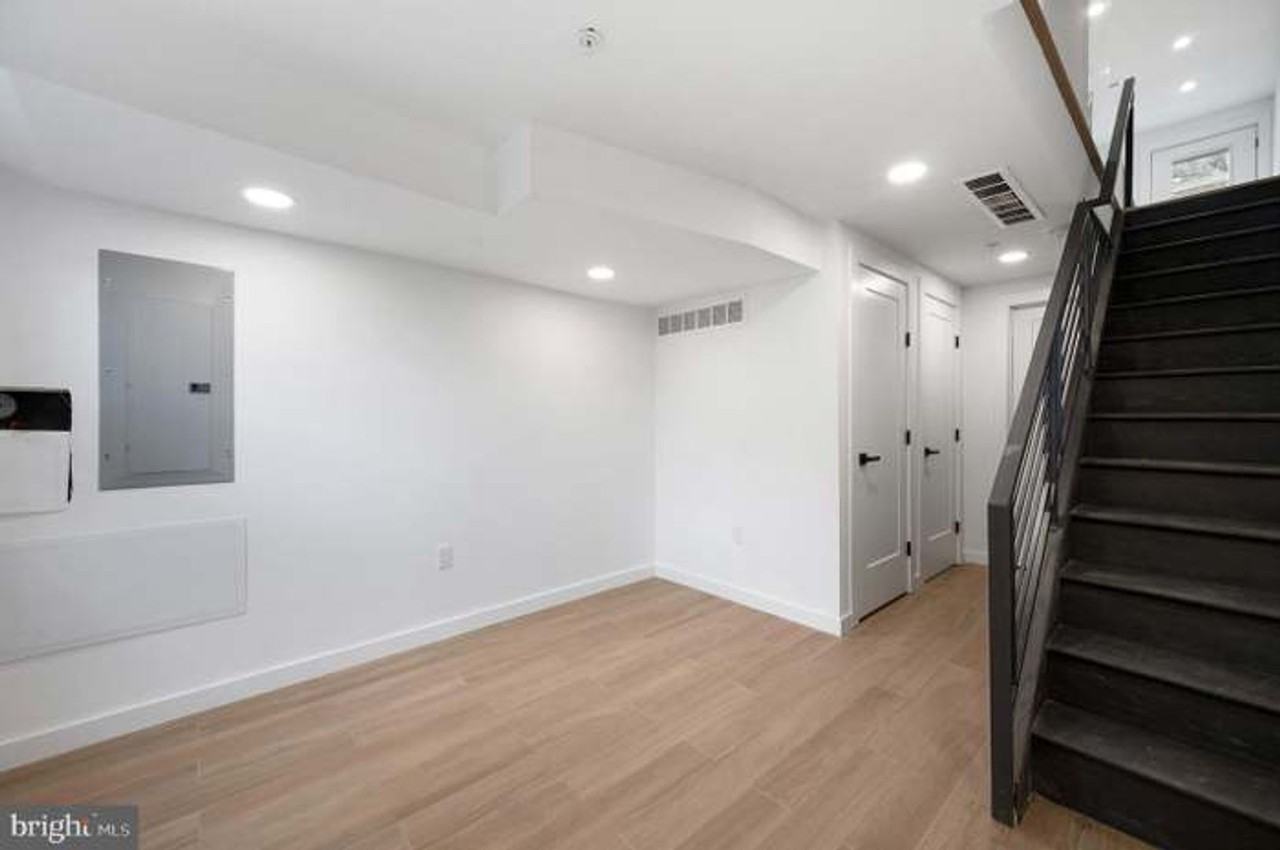 166 W Laurel St - Photo 7 of 41