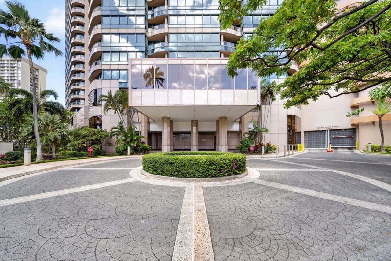 1888 Kalakaua Ave - Photo 6 of 40