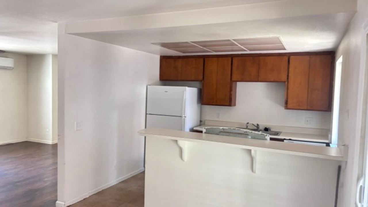 2969 Oak St - Photo 6 of 11