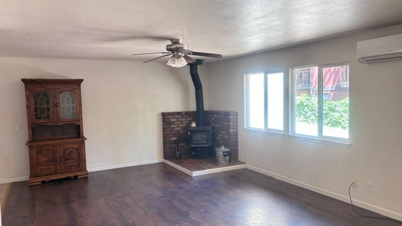 2969 Oak St - Photo 7 of 11