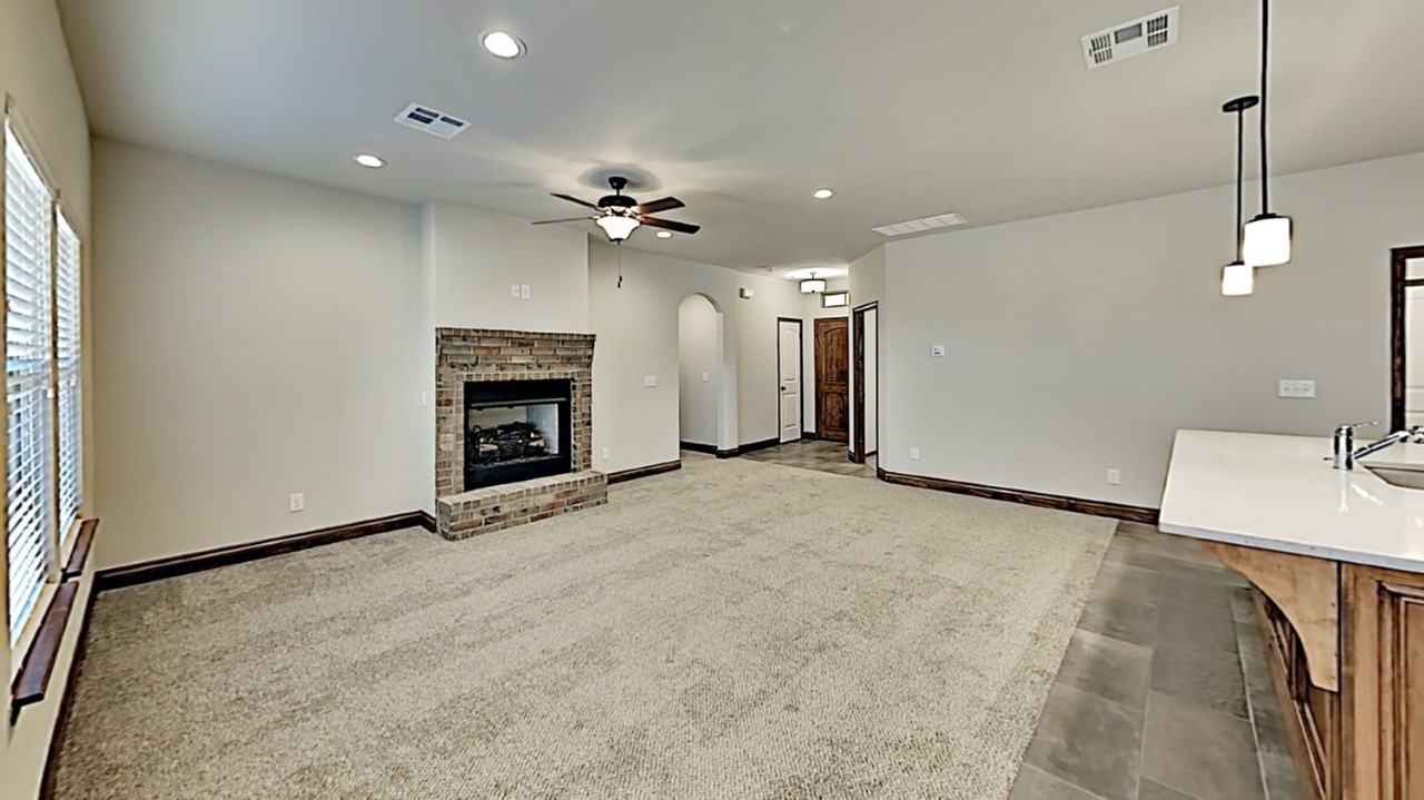 10712 Nw 18th St - Photo 4 of 21
