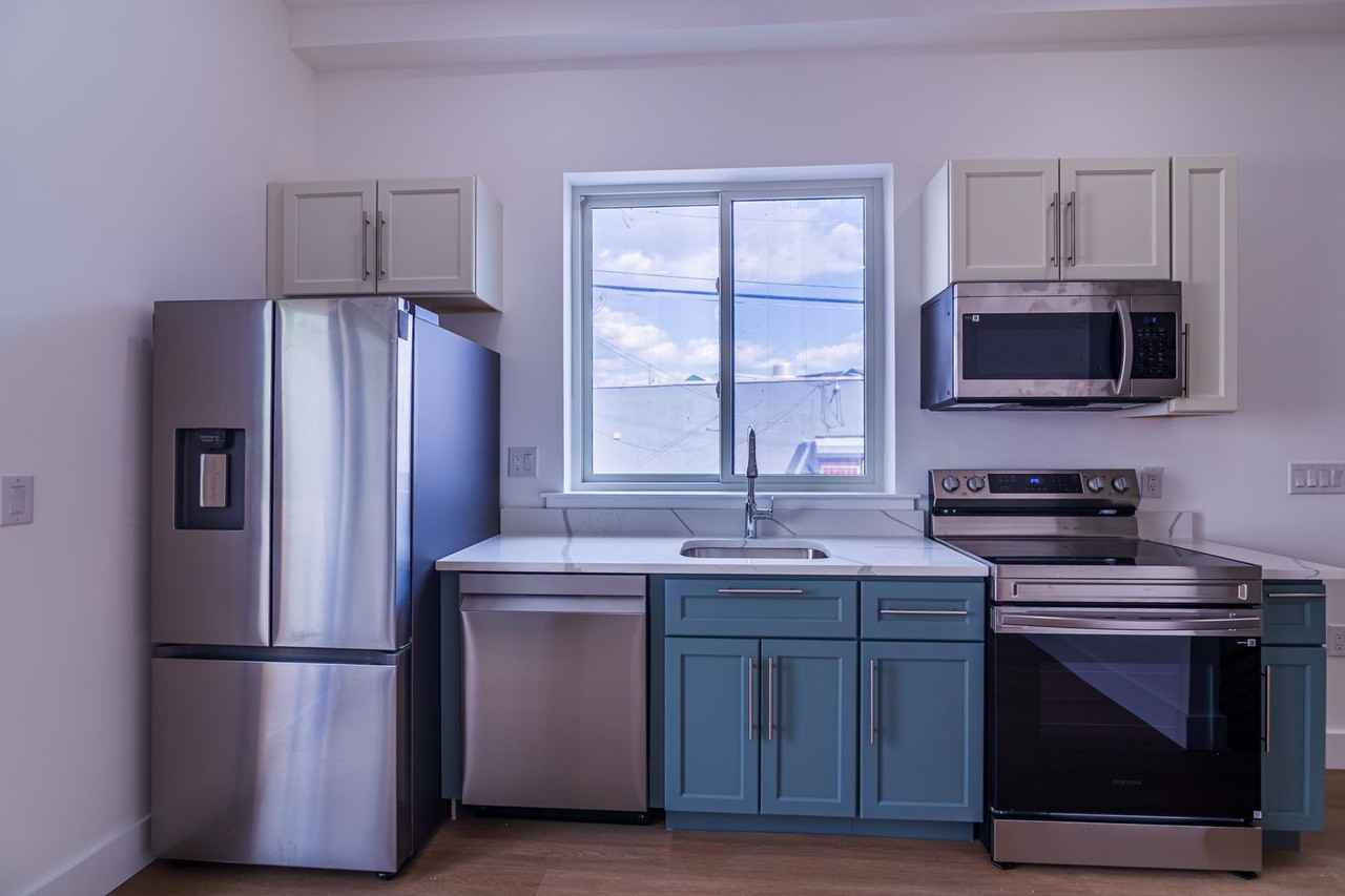 137 E Cumberland St - Photo 5 of 36