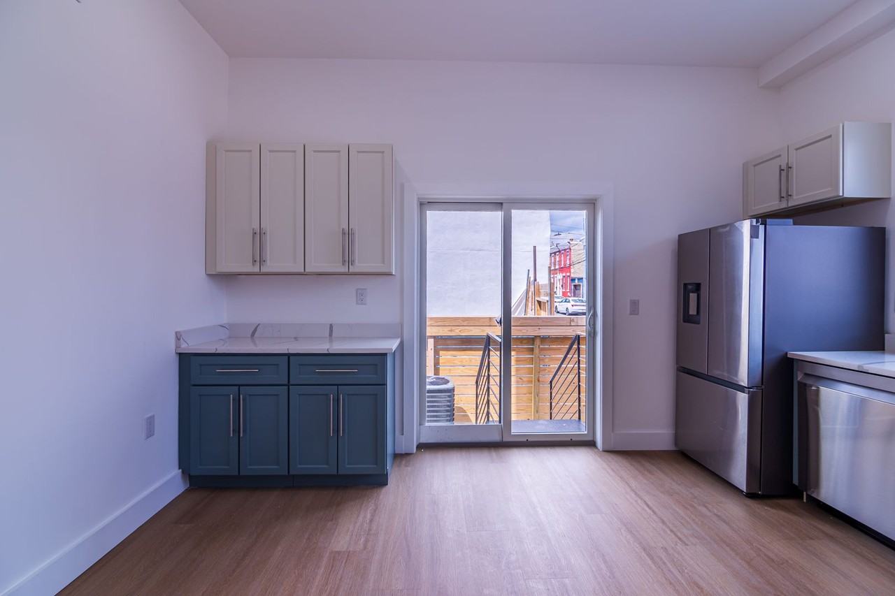 137 E Cumberland St - Photo 6 of 36