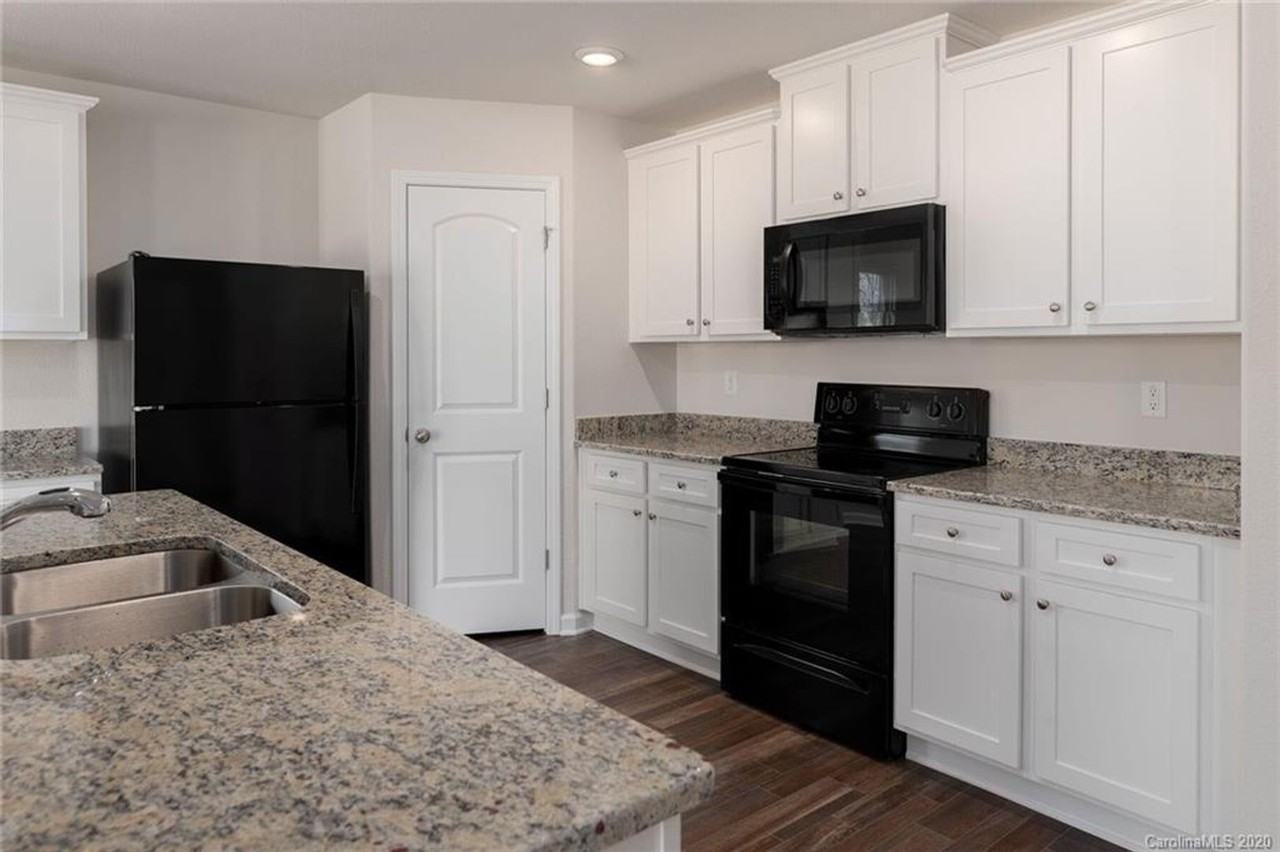 1105 Culver Spring Way - Photo 3 of 22