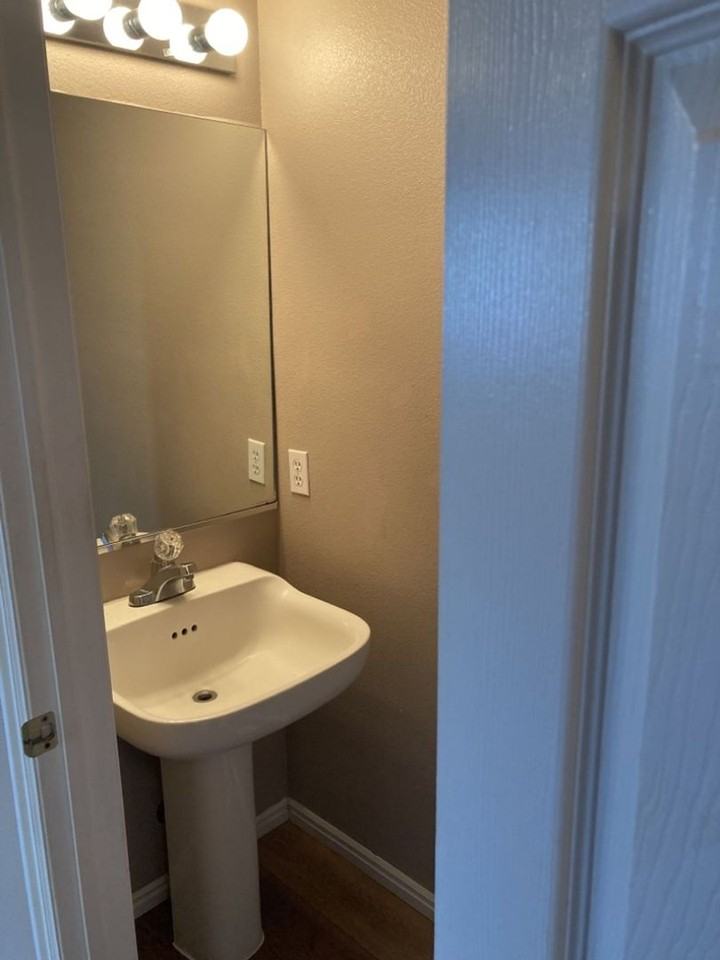 928 W Greenslake Dr - Photo 5 of 11