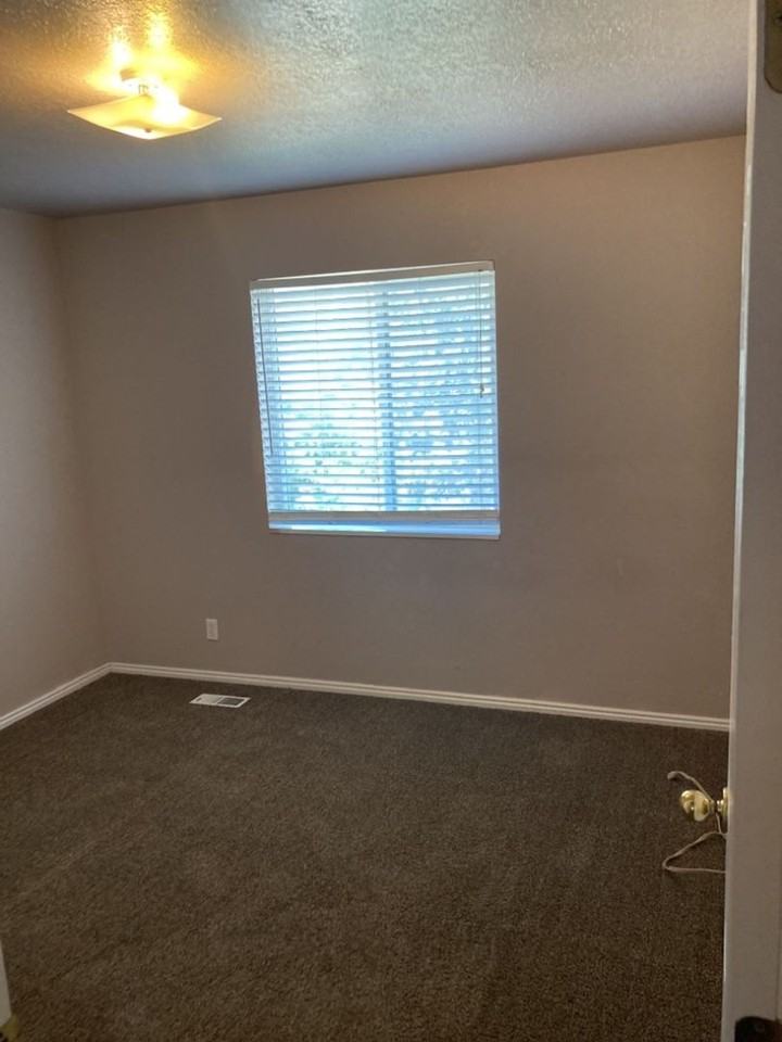 928 W Greenslake Dr - Photo 6 of 11