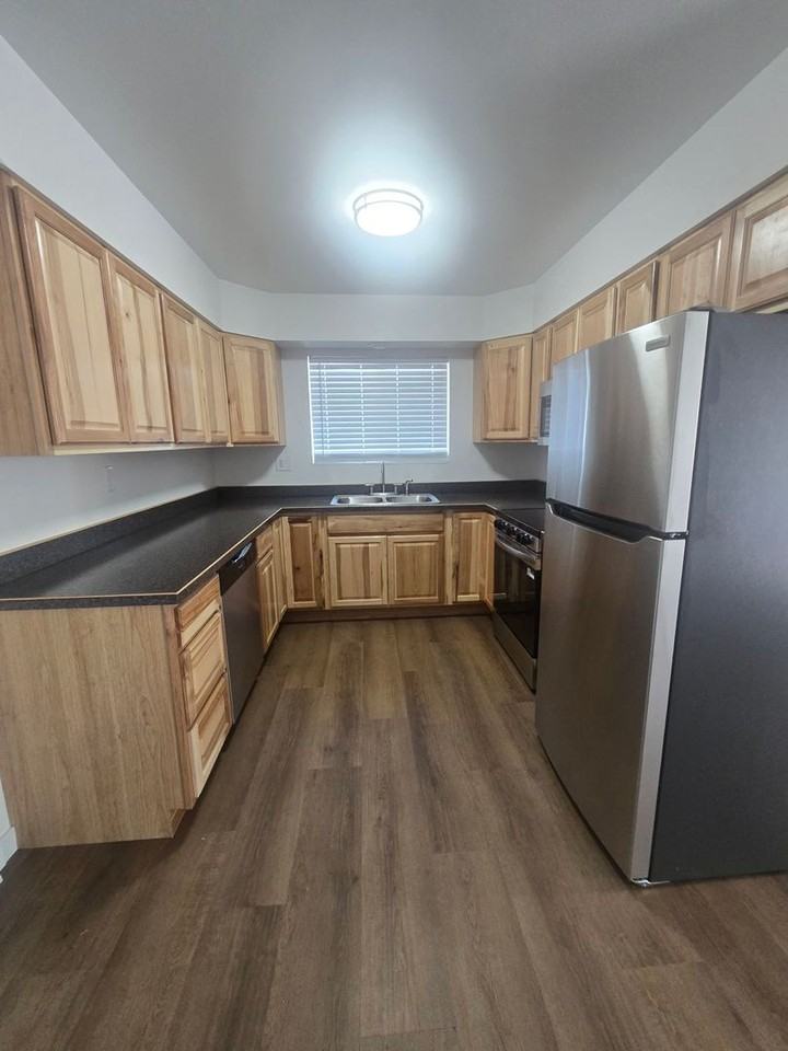 812 812 & 814 St. Francis St. - Photo 4 of 14
