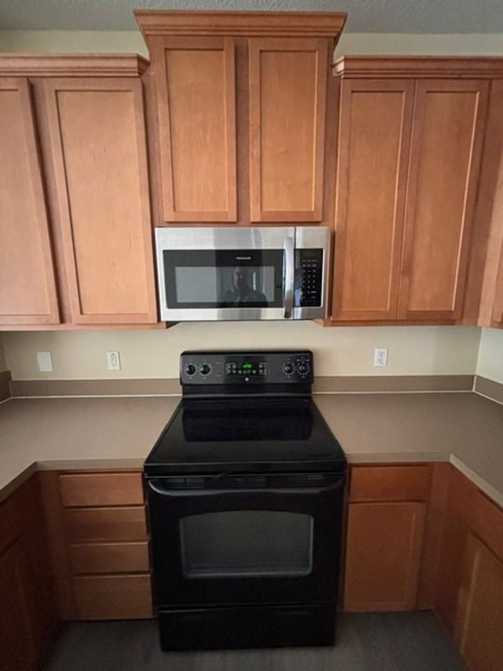 4330 Crosswhite Ct - Photo 2 of 23