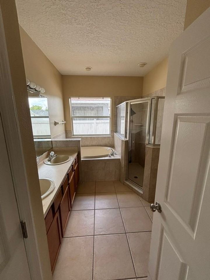 4330 Crosswhite Ct - Photo 6 of 23