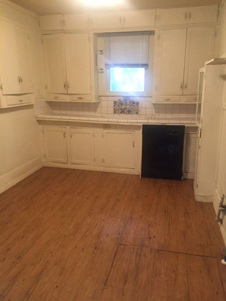 407 Egan St - Photo 2 of 10