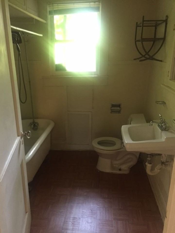 407 Egan St - Photo 3 of 10