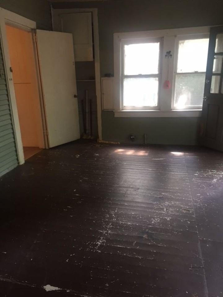 407 Egan St - Photo 5 of 10