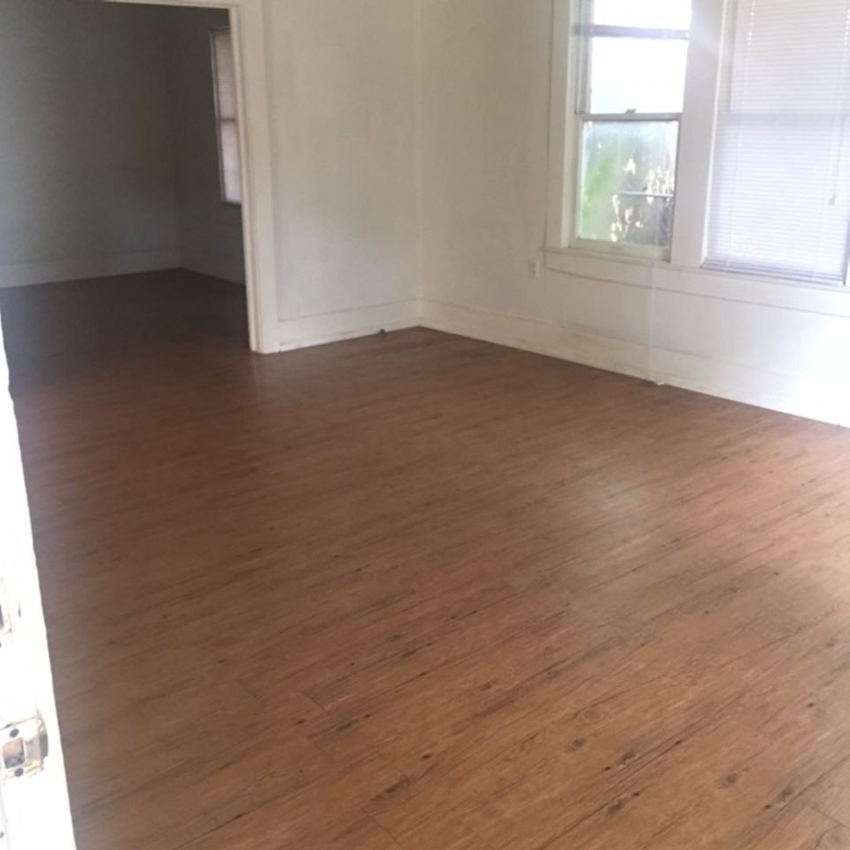 407 Egan St - Photo 6 of 10