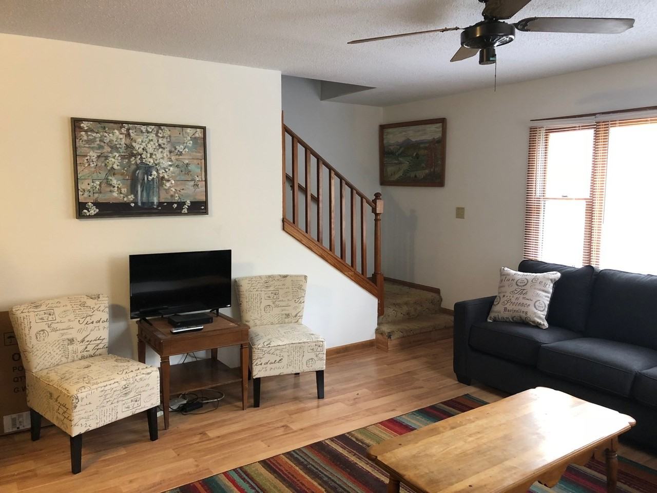 341 341 Yale Rd - Photo 4 of 28