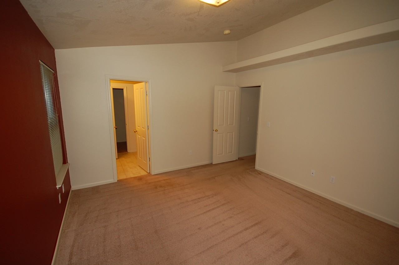 120 Cottage Pl - Photo 5 of 12