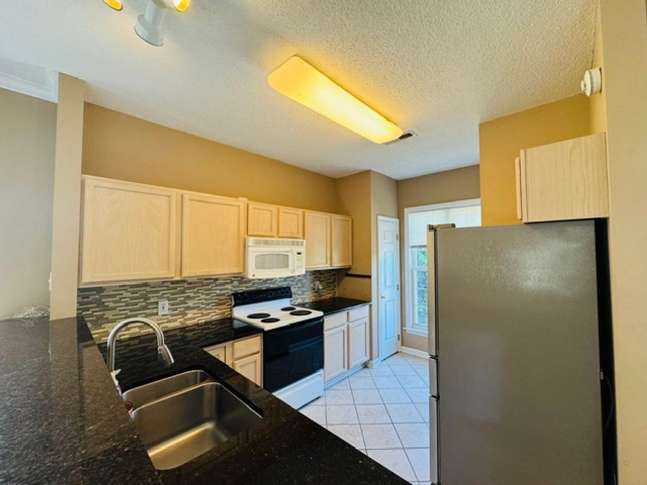2027 Turtle Point Dr - Photo 4 of 21