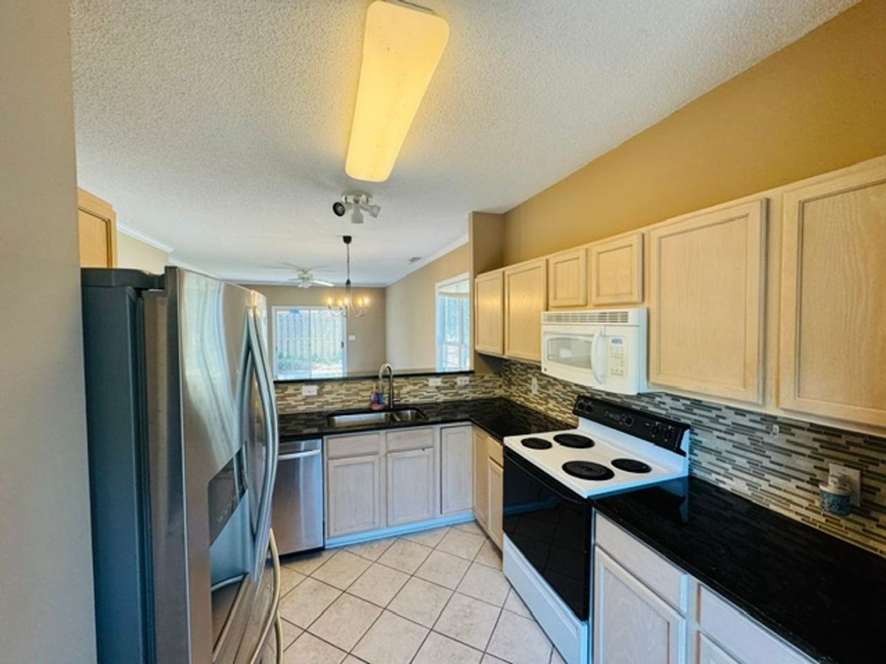 2027 Turtle Point Dr - Photo 5 of 21