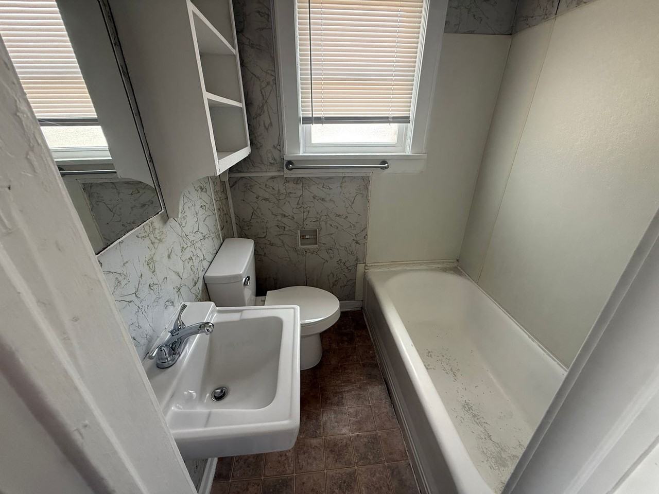 100 S College Ave - Photo 4 of 7