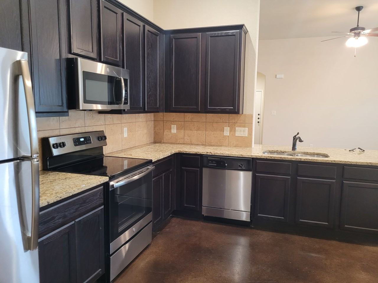 134 Stacy Ln - Photo 2 of 11