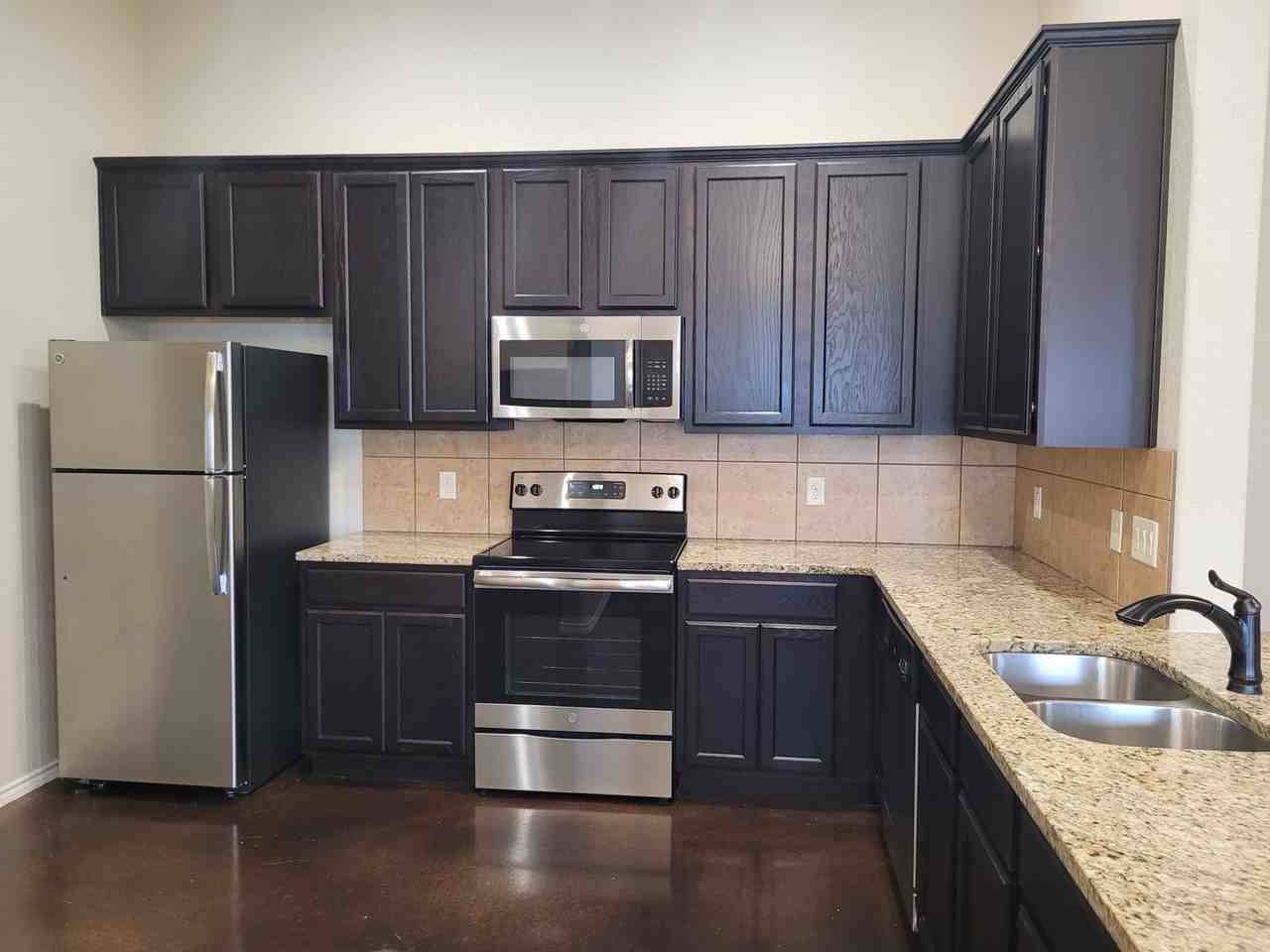 134 Stacy Ln - Photo 3 of 11