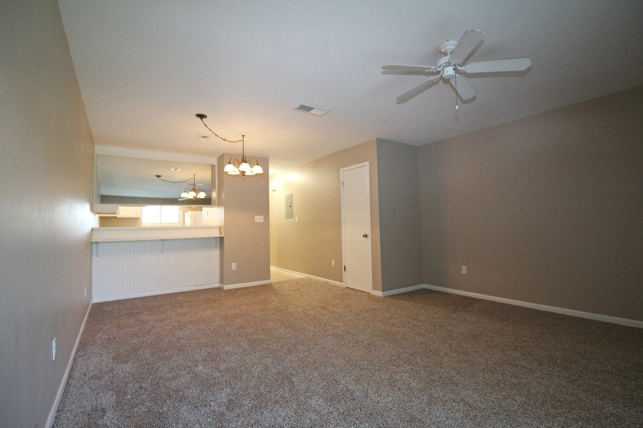 115 Hughes St Ne #7 - Photo 2 of 12