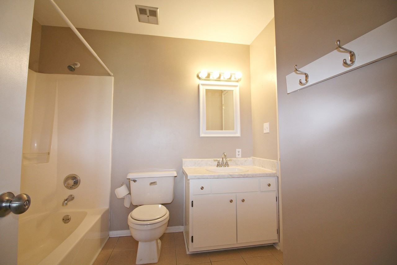 115 Hughes St Ne #7 - Photo 6 of 12