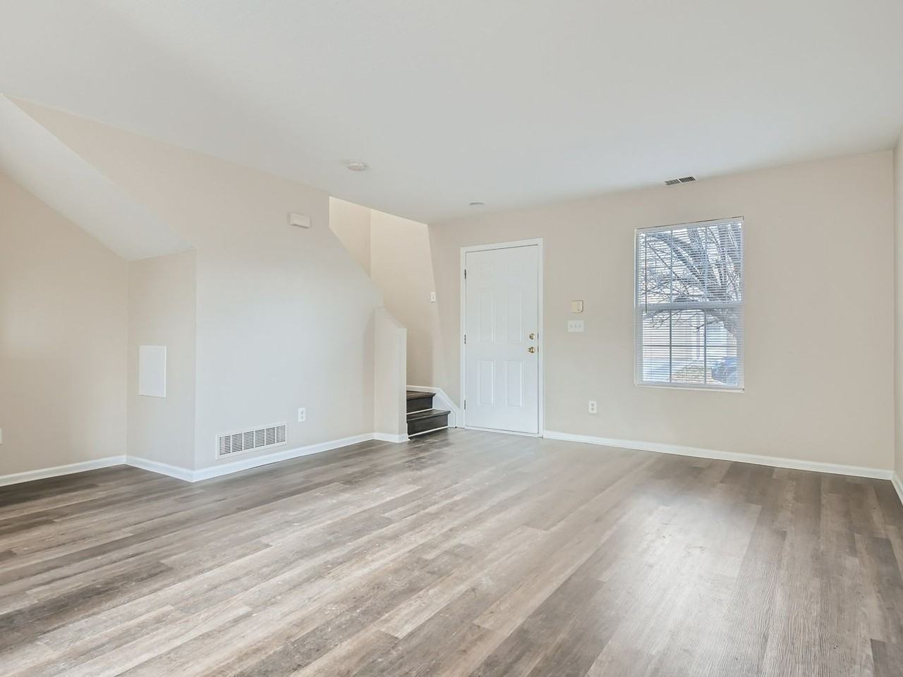 5110 E 100th Dr - Photo 3 of 11