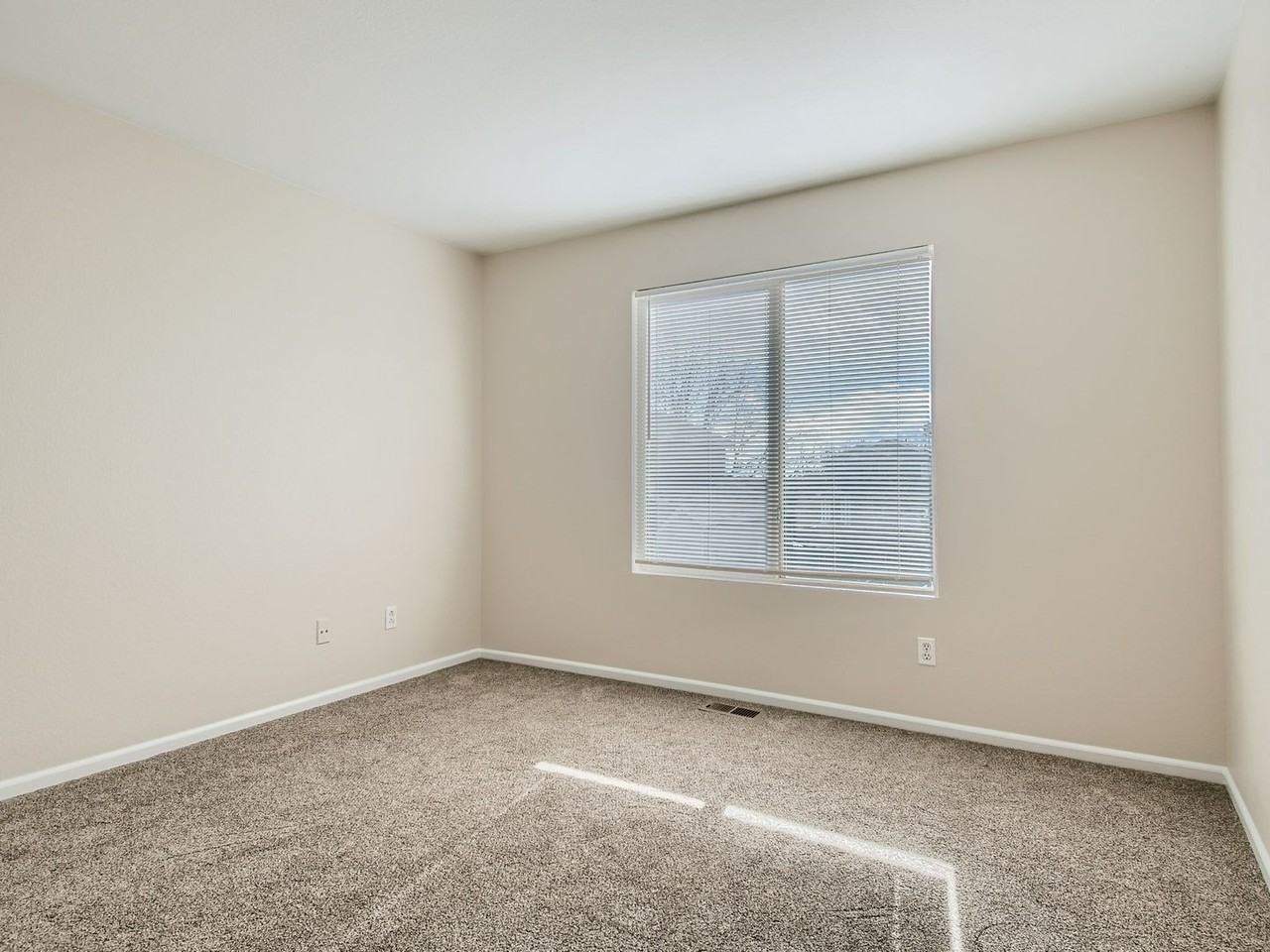 5110 E 100th Dr - Photo 7 of 11