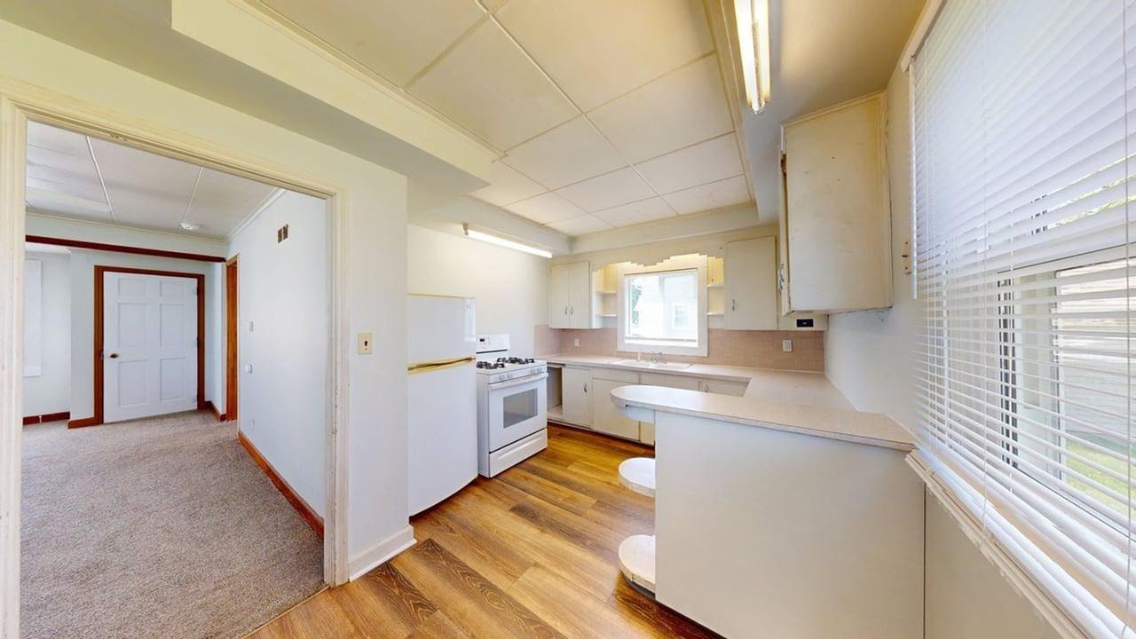1423 K Ave - Photo 2 of 6