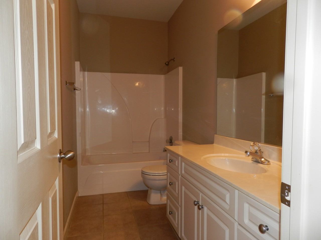 825 Barkley Dr - Photo 4 of 7