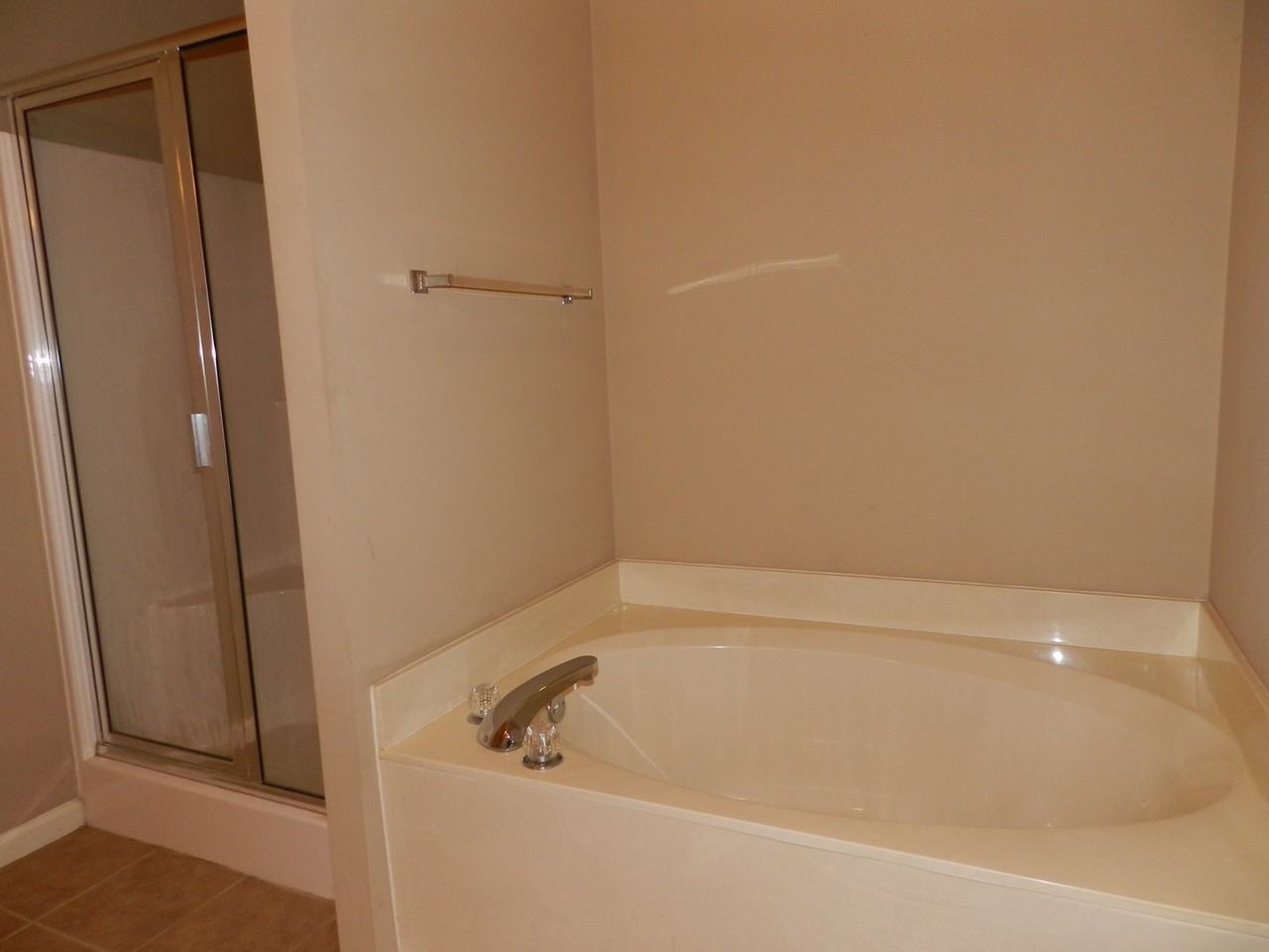 825 Barkley Dr - Photo 6 of 7