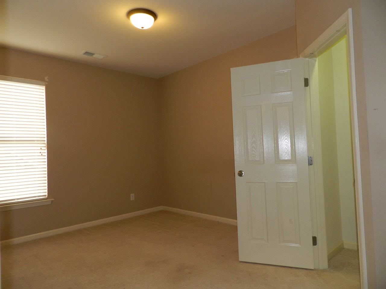 825 Barkley Dr - Photo 7 of 7