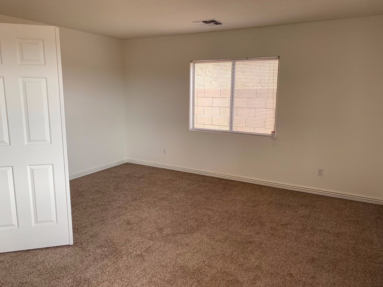 43589 W Cowpath Rd - Photo 2 of 25