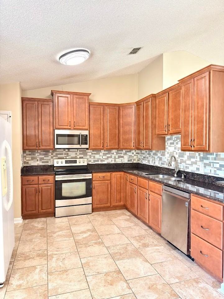 108 Almond Cir - Photo 5 of 15