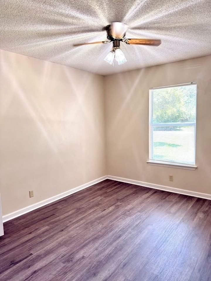 108 Almond Cir - Photo 6 of 15