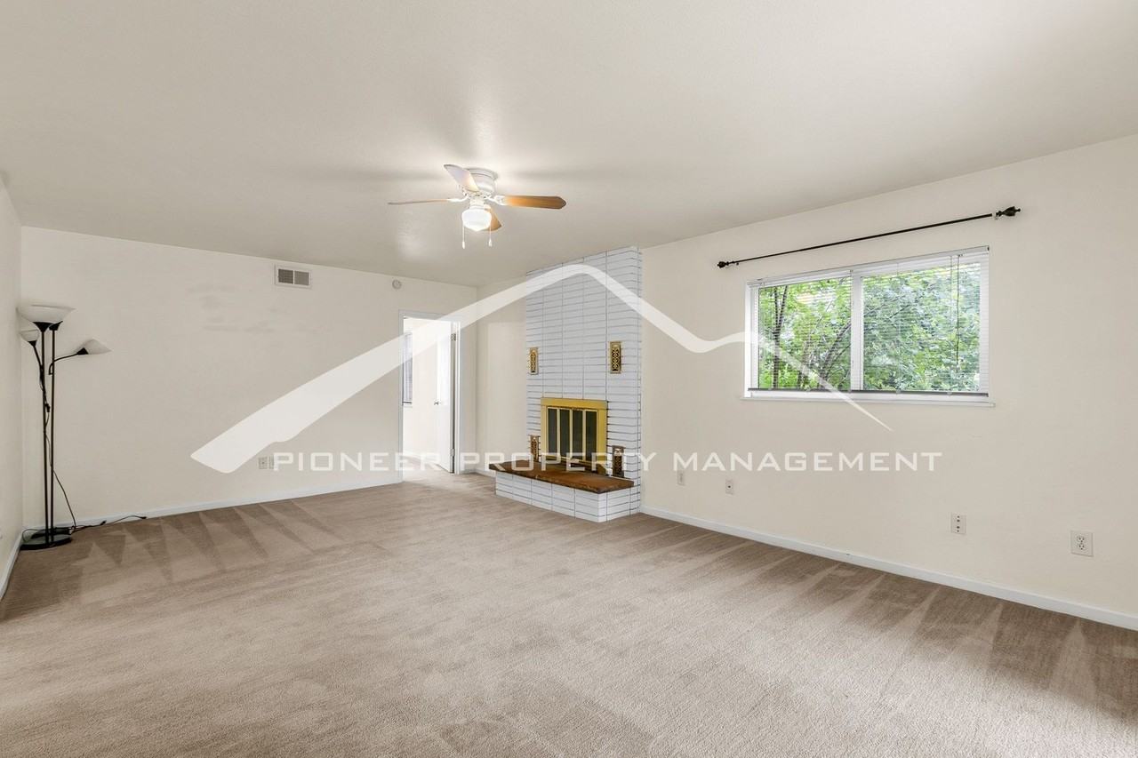 3273 S Forest St - Photo 5 of 11