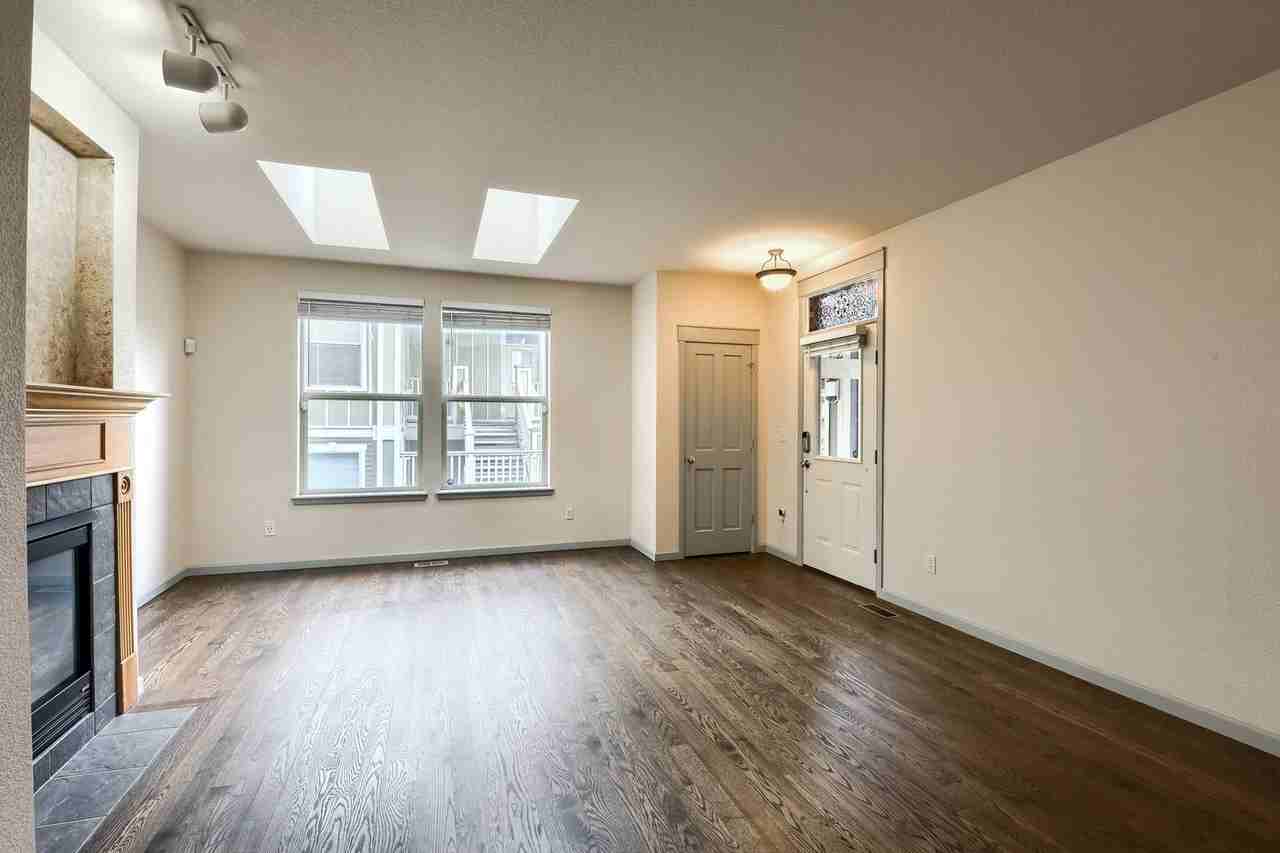 1625 Ames Ct - Photo 5 of 19