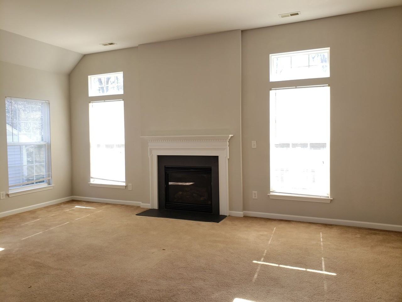 11032 Carver Pond Rd - Photo 3 of 17