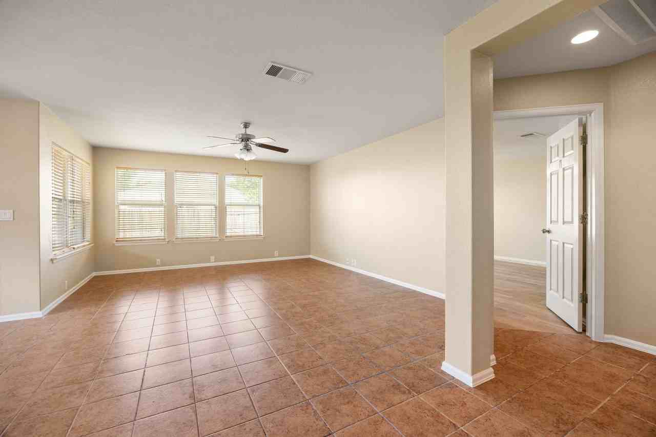 205 Lark St - Photo 3 of 19