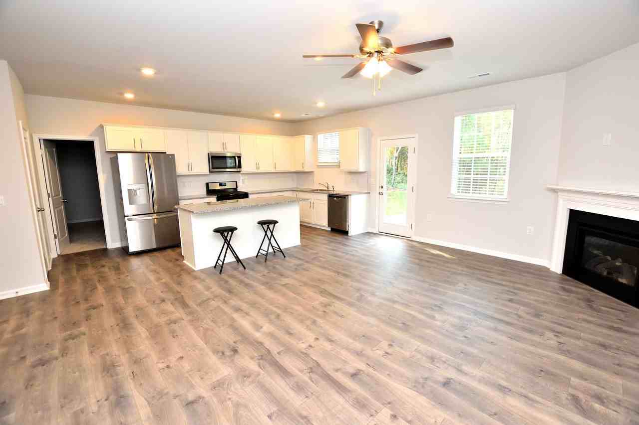 468 Rosemount - Photo 5 of 22