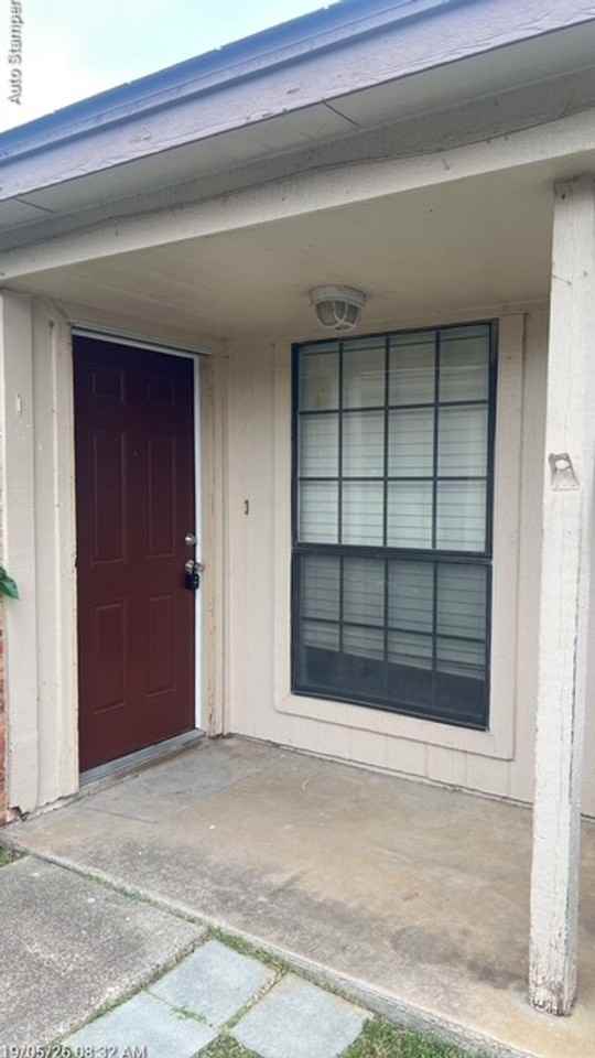 6804 S Creek Dr - Photo 2 of 36