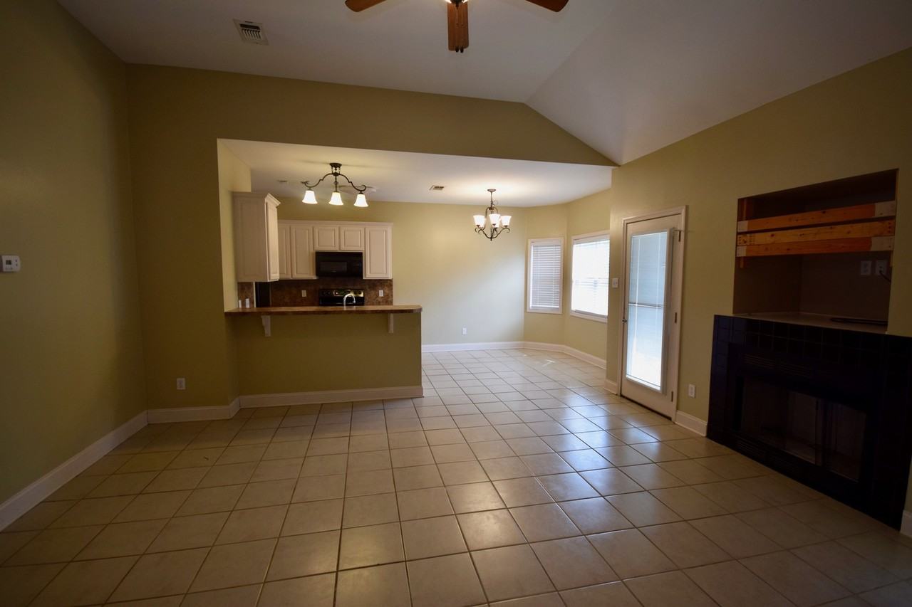 2306 Desiree St - Photo 3 of 18