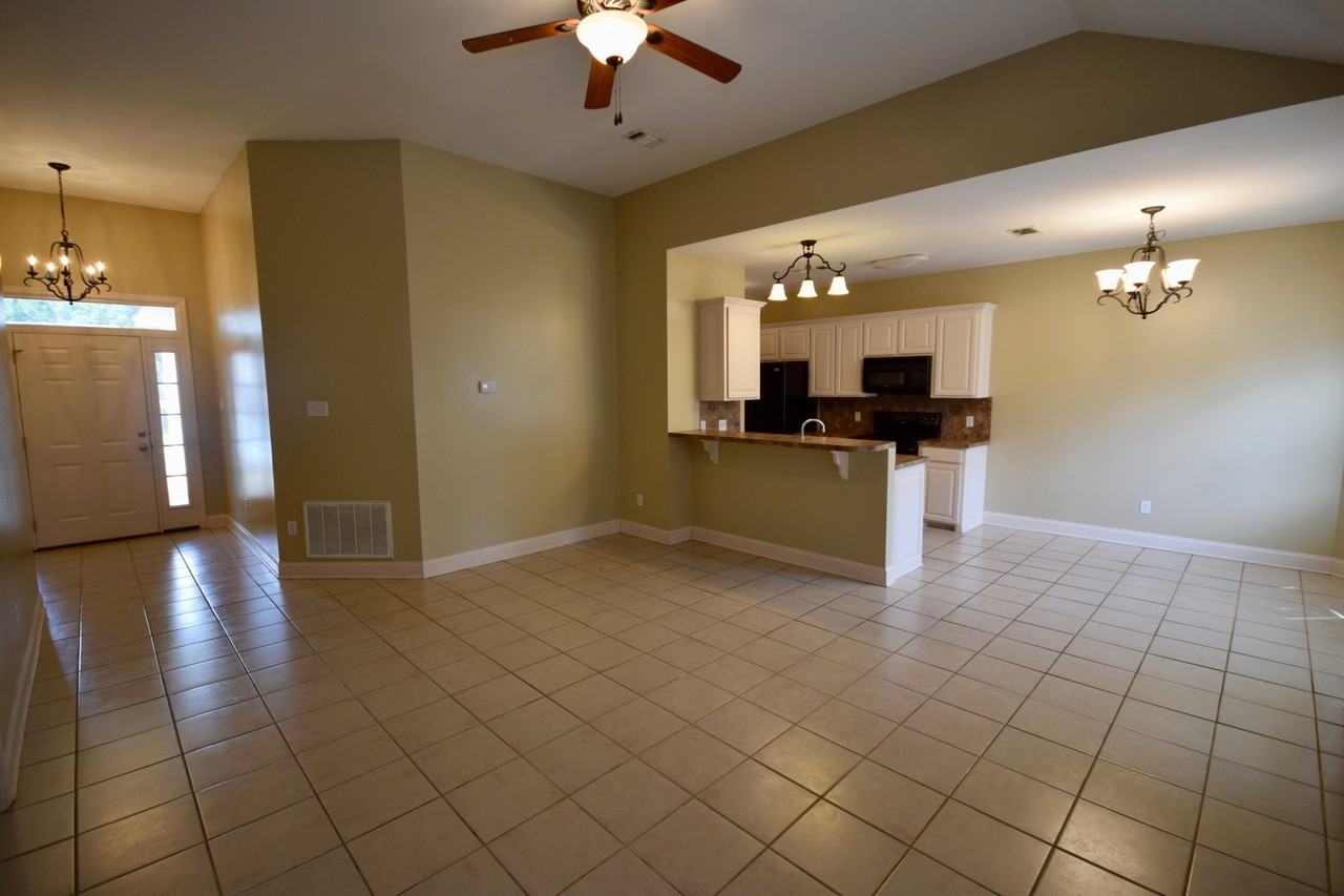 2306 Desiree St - Photo 4 of 18