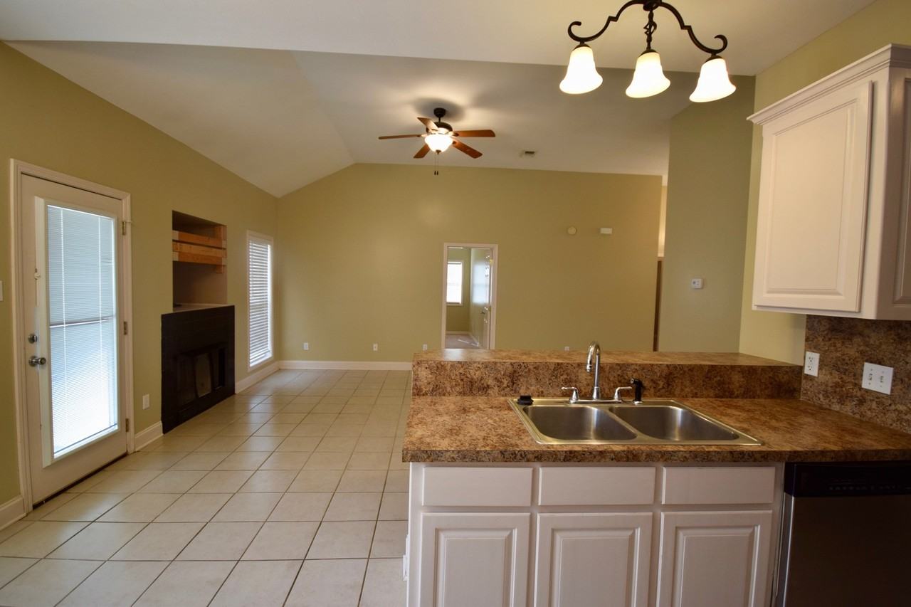 2306 Desiree St - Photo 6 of 18