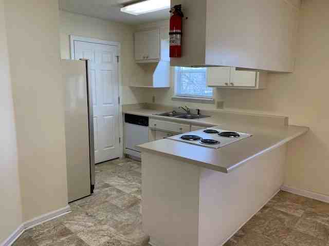 4184 Hamilton Cir - Photo 3 of 10