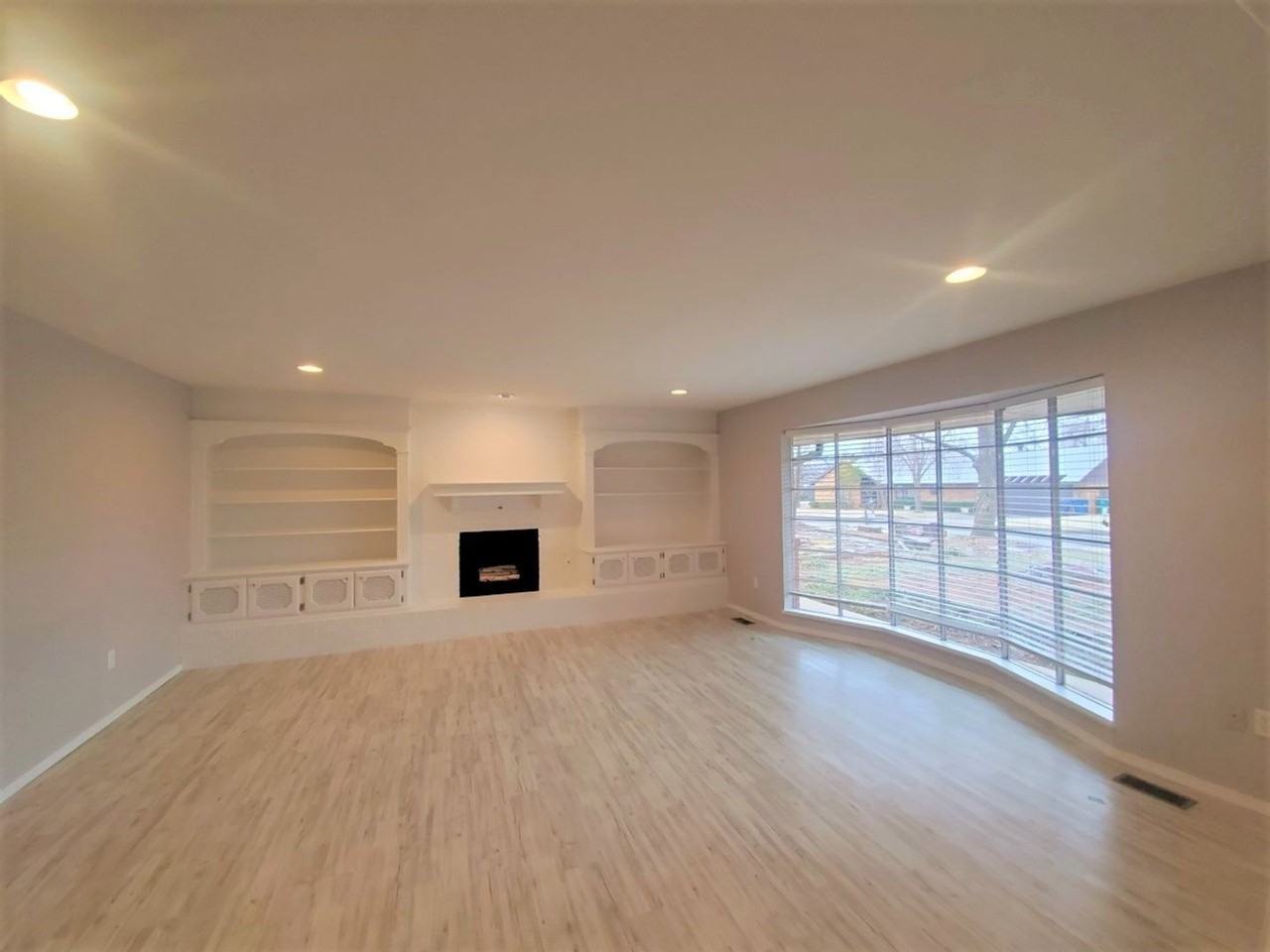 13424 Palm Ave - Photo 6 of 38